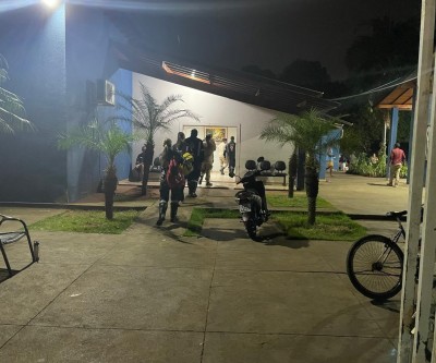 Mulher surta e faz “quebra quebra” no prédio no Centro POP 
