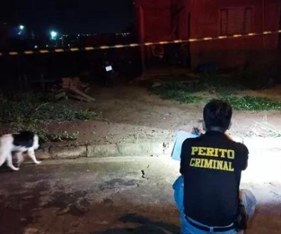 Rapaz é morto com cinco tiros em frente de casa em Dourados 
