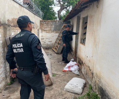 Veja o vídeo: PM é chamada após ladrões invadirem residência no bairro Lapa 