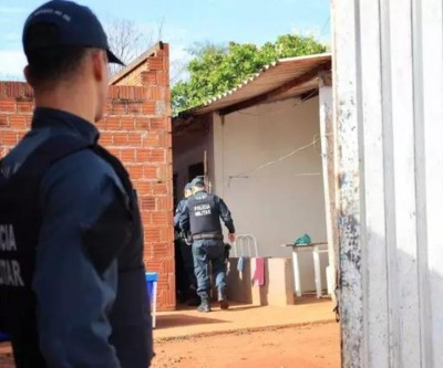 Mulher mata namorado a tijoladas após ser espancada em MS