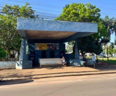  População Aplaude Reforma na Ramez Tebet: Banheiros Novos e Palco Renovado Valorizam Espaço Público