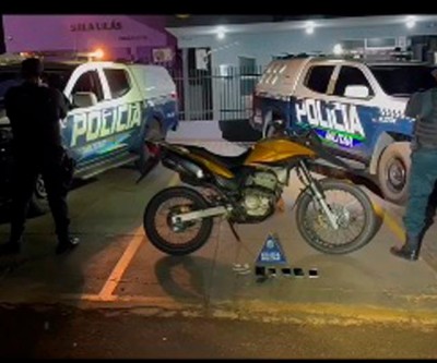 PM prende casal por tráfico de drogas e apreende arma. Na ficha criminal de “Maldito” consta um estupro
