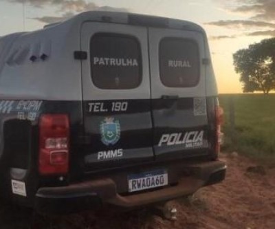 Fogo, crack e prisão: Servidor público da área da saúde é flagrado saindo de área de eucaliptos em chamas na região de Três Lagoas