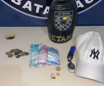 Tornozeleira no pé e crack no bolso: GETAM prende suspeito de tráfico ao lado da Rodoviária de Três Lagoas