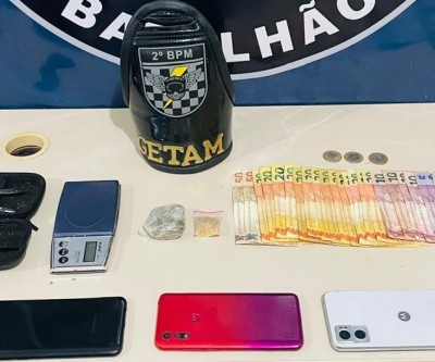 “Minha mãe não deixou traficar em casa”: Jovem de 18 anos aluga imóvel para vender drogas e acaba preso pelo GETAM em Três Lagoas
