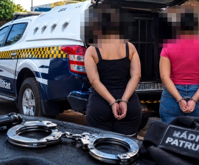 Em questão de poucas horas, Rádio Patrulha prende duas mulheres em bairros distintos de Três Lagoas que eram foragidas por tráfico de drogas