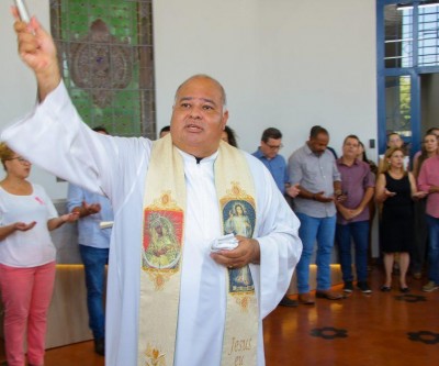Boa notícia: Padre Rogério recebe alta da UTI, informa Diocese de Três Lagoas