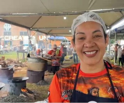 VEJA O VÍDEO: Leide Dayane acompanha o marido na cavalgada de Brasilândia e participa até da preparação do almoço