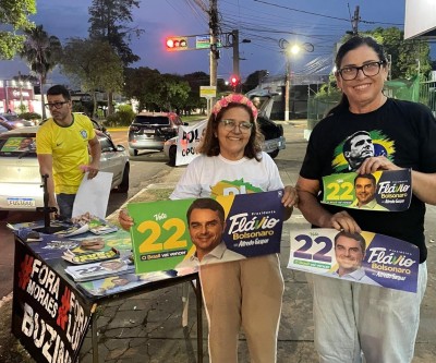 VEJA O VÍDEO: Apoiadores de Flávio Bolsonaro realizam adesivaço em Três Lagoas e anunciam encontro político para o dia 17