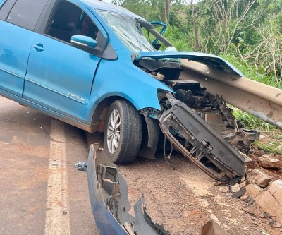 VEJA O VÍDEO: Trânsito fica totalmente interditado no anel viário da BR-262 após acidente grave entre Fox e micro-ônibus em Três Lagoas