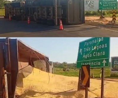 Mais um acidente: Carreta carregada de milho tomba em rotatória entre Três Lagoas e Inocência, trecho que já foi palco de vários acidentes
