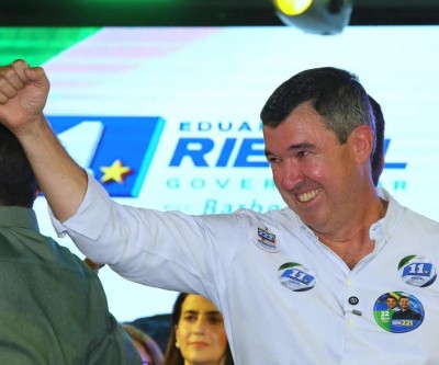 Governador conquista novo mandato nas urnas e seguirá à frente do Estado por mais quatro anos