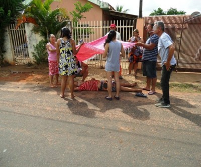 Adolescente de 13 anos “atropela” carro e fica ferido