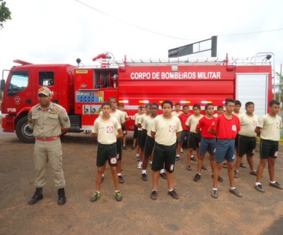 5° Grupamento de Bombeiros realiza o apadrinhamento das crianças 