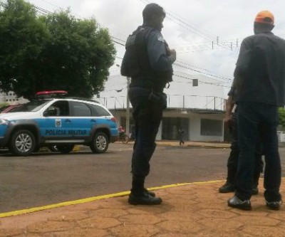 Comerciante aciona PM, após “bebum” comer e não pagar a conta em bar