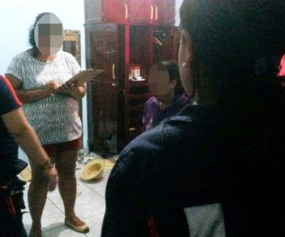 Inconformada com separação, jovem promove “quebra quebra” em residência