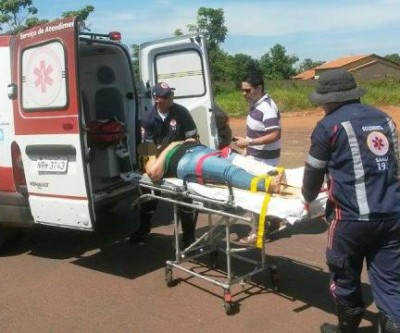 Mulher fica ferida em acidente entre duas motocicletas em Três Lagoas