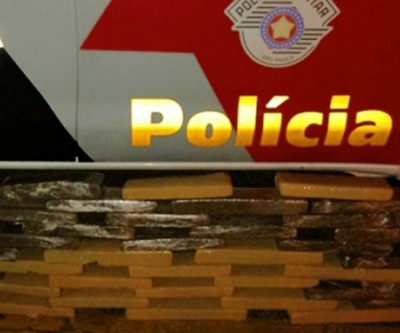 Corolla com placas de Três Lagoas é apreendido em suposta “Boca de Fumo”, em Birigui-SP
