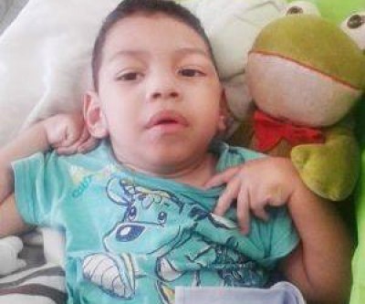 Criança de 3 anos precisa de doações para fazer cirurgia na Tailândia