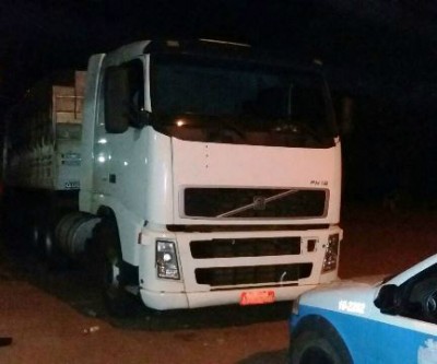 Carga de cigarros avaliada em R$ 680 mil é apreendida pela Polícia Militar 
