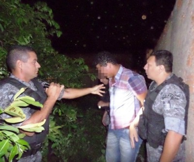 Motorista que fugiu da PM é encontrado escondido em pé de limão 