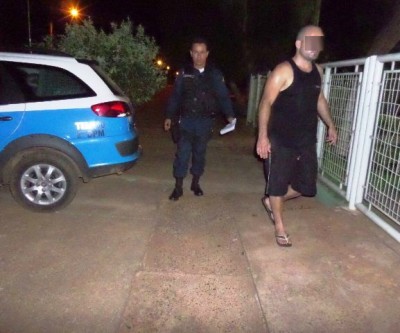 Usuário de drogas quebra veículo, agride e ameaça a própria família