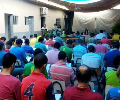 Penitenciária de Três Lagoas recebe Missa e confissão de detentos