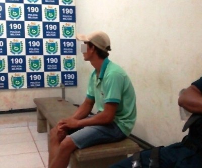Filho agride violentamente a própria mãe e a ameaça de morte