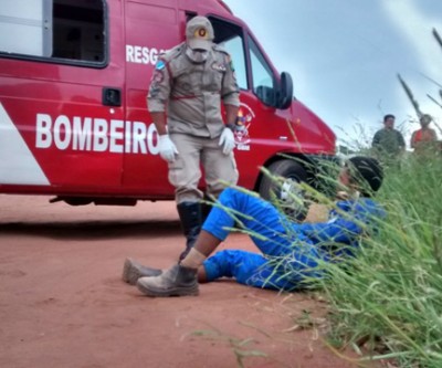 Motociclista sem CNH fratura a perna em acidente no JD Carioca