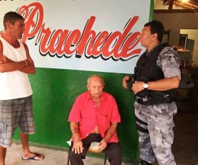 Idoso é agredido com socos e coronhadas em assalto no Santos Dumont 