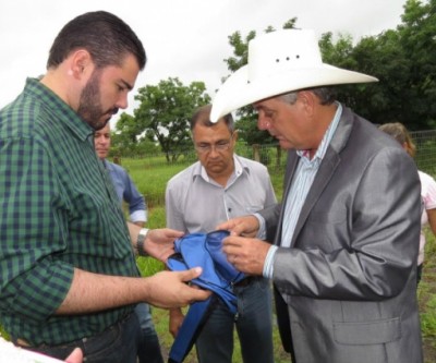 Prefeito se reúne com secretários, diretores e vereadores para solucionar impasse sobre materiais depositados na Incubadora