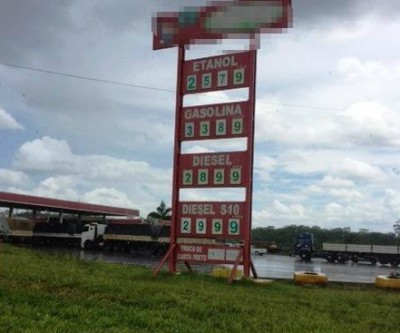 Com gasolina a R$ 4,15, consumidor compra combustível em Estado vizinho