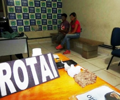 Dupla é flagrada pela ROTAI negociando drogas no JD das Violetas