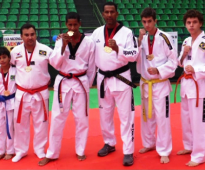 Equipe três-lagoense de Taekwondo participa de competição em Arujá-SP