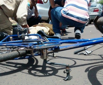 Idoso é atropelado por motocicleta no centro de Três Lagoas