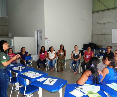 Mulheres da fazenda Periquitos realizam curso de qualidade de vida e orçamento familiar