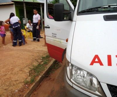 Menina de 09 anos cai de pé de siriguela e fica ferida