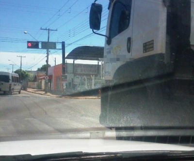Internauta denuncia tráfego irregular de carretas na área urbana 