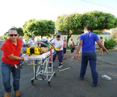 Sinalização confusa em cruzamento causa acidente grave no bairro Vila Nova