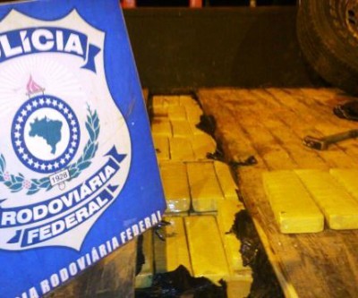 P.R.F. de Água Clara intercepta carregamento de maconha que passaria por Três Lagoas e seria entregue em São Paulo