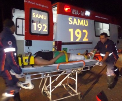 Jovens ficam feridas ao caírem com motocicleta no Jd. Maristela