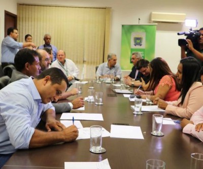 Silverado acompanha Prefeito Angelo Guerreiro e André Bittencourt em visita a Reinaldo Azambuja