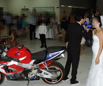 Vítima de acidente chegou em seu casamento com sua motocicleta CBR 900
