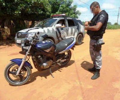 Jovem sem CNH tenta fugir, mas é detido pela ROTAI