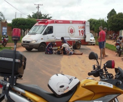Homem sofre possível fratura ao cair de motocicleta no Bairro Jardim Rodrigues