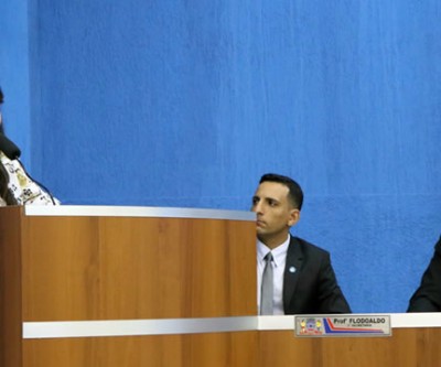 Grupo usa tribuna para reivindicar atendimento especializado para autistas