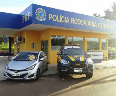P.R.F. de Três Lagoas recupera veículo furtado em Betim/MG 