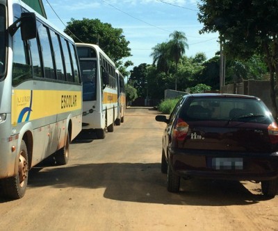 Morador denuncia problema e reivindica mudança em viela e pede “mão única”
