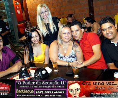 Curtindo a noite da sexta feira (27) no Desmanxe