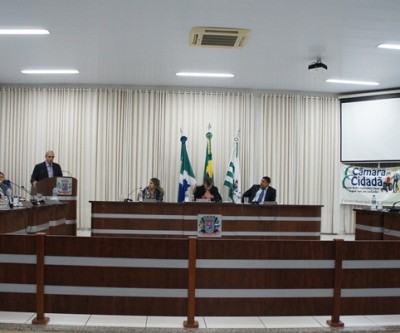 Vereadores convocam secretário para explicar ‘cortes’ de recursos na Educação
